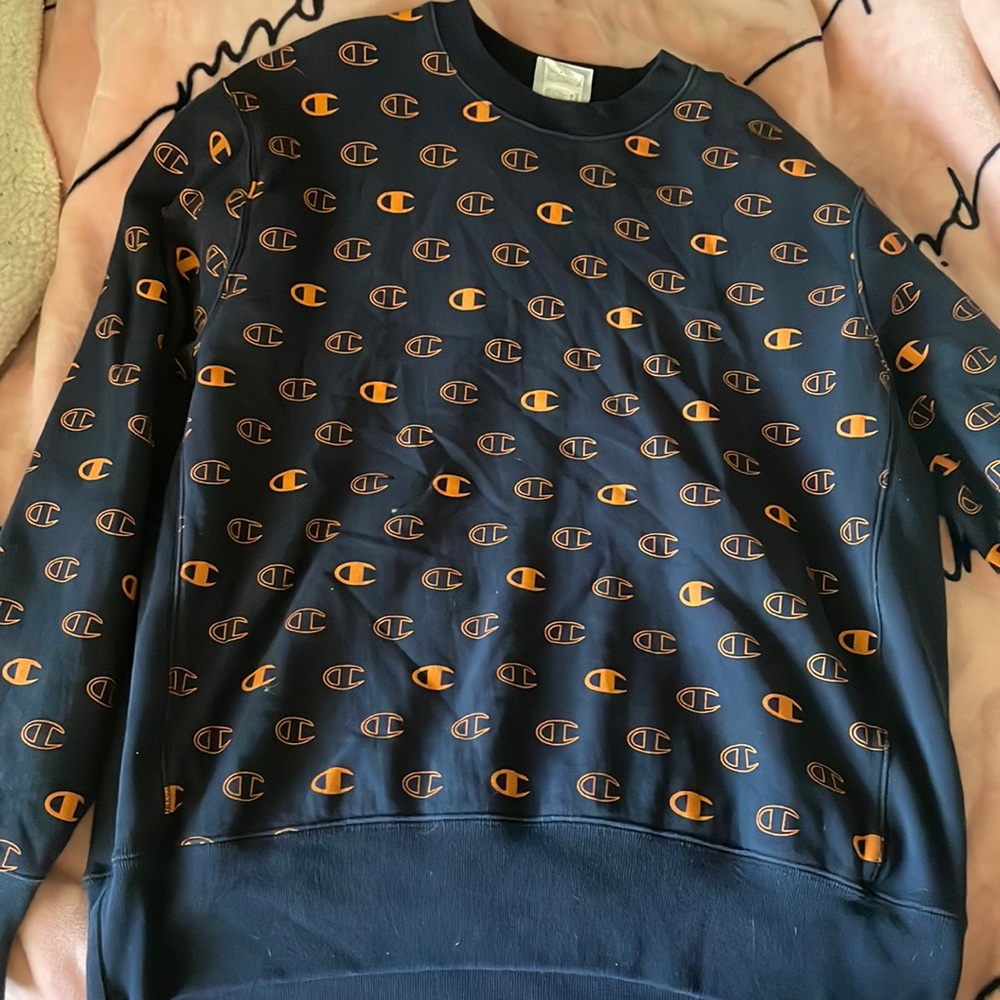 champion crewneck!